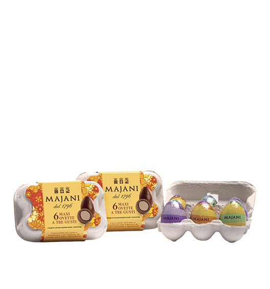 Gefüllte Ostereier gemischt im Eierhalter